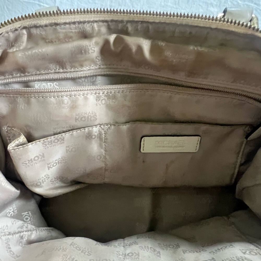 Michael Kors bag - Picture 4 of 8